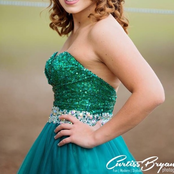 Princess Prom Dress 👑 - Picture 3 of 3