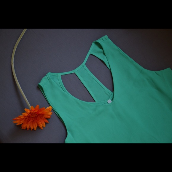 Gorgeous green date night dress