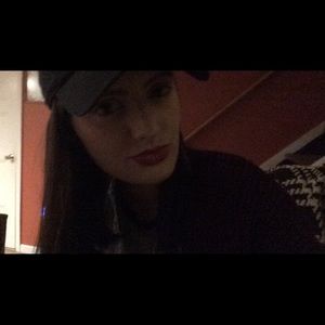 Meet your Posher, Lauren