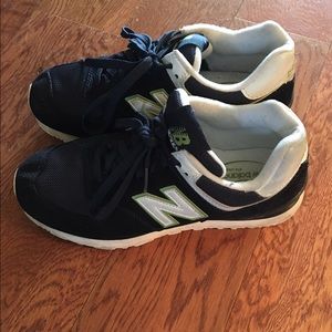 NEW BALANCE SHOES