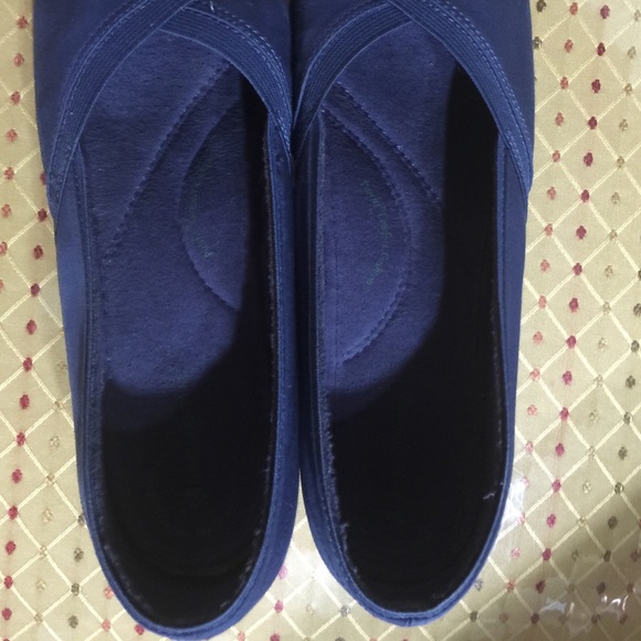 Shoes - Picture 4 of 4