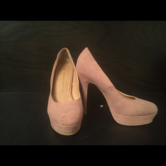 Lauren Conrad pumps
