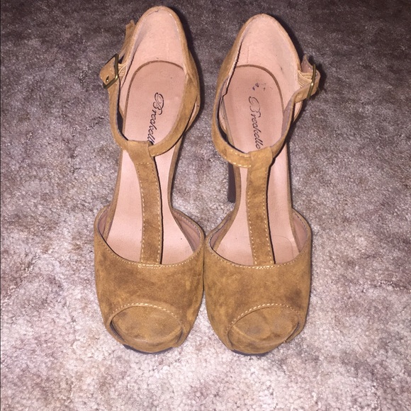 Camel suede Strappy heels - Picture 1 of 4