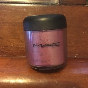 Pink Mauve Mac pigment Powder.