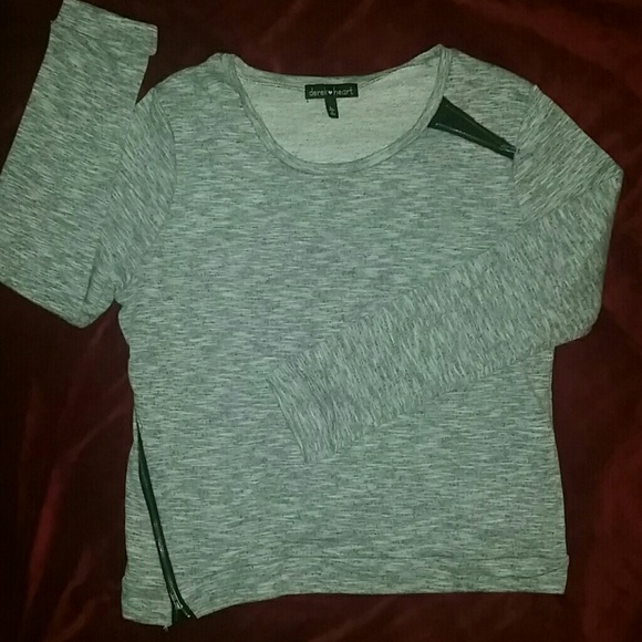 NWOT-Derek Heart Sweater