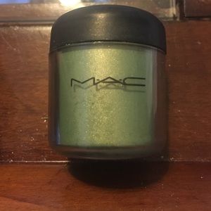 Golder's Green Pigment Eyeshadow Mac