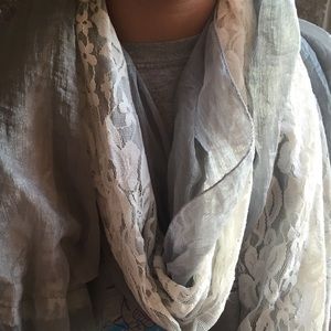 Grey and cream scarf