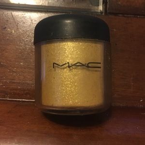 Golden Lemon Mac pigment powder
