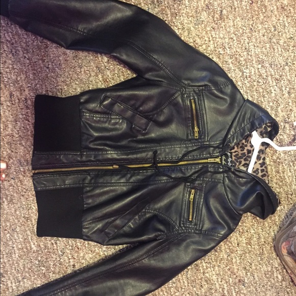 Leather jacket w/hood.