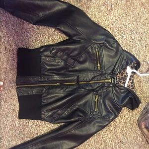 Leather jacket w/hood.
