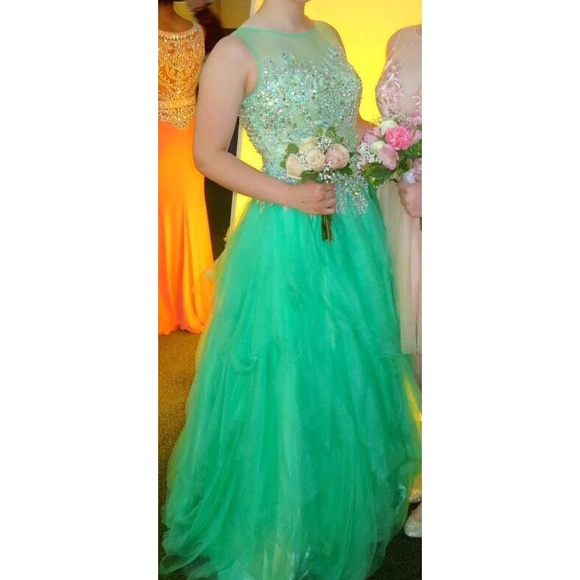 Camille La Vie Bright Mint Prom dress