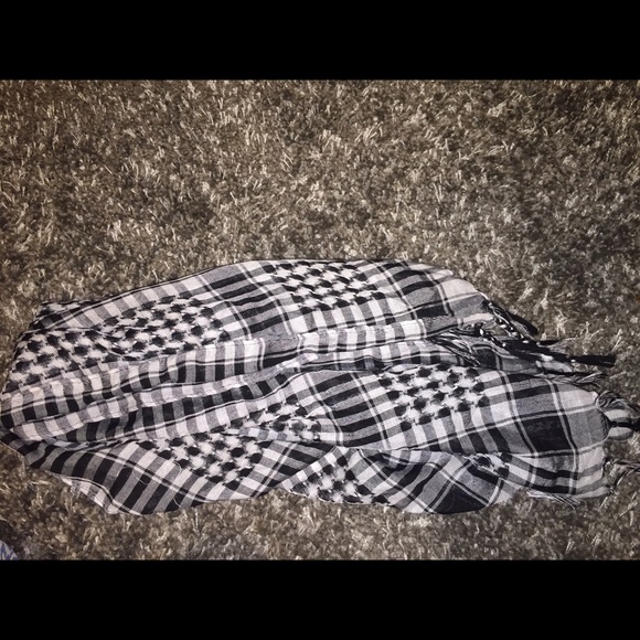 Scarves - Picture 2 of 4