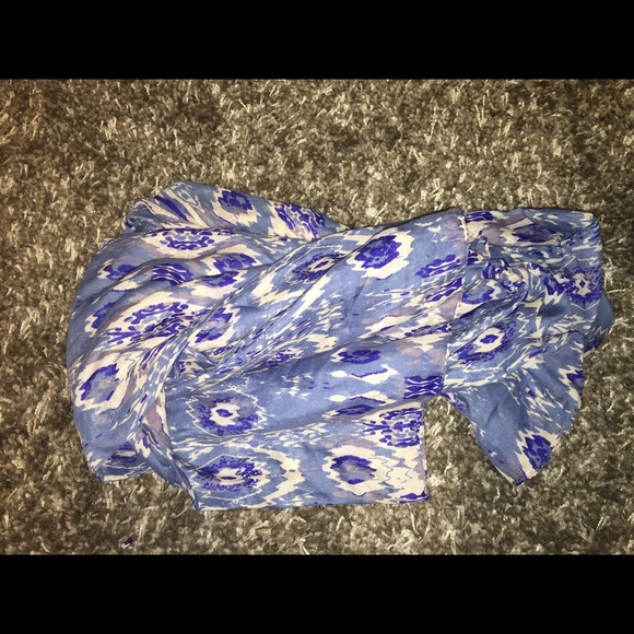 Scarves - Picture 3 of 4