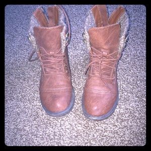 Girls boots size 3