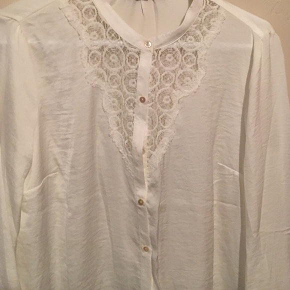 White blouse. Brand new. Forever 21. - Picture 2 of 4