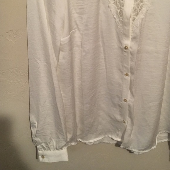 White blouse. Brand new. Forever 21. - Picture 3 of 4