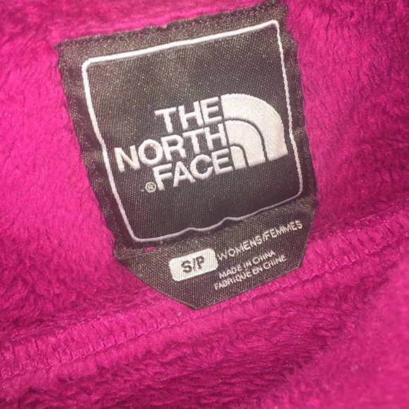 Fuzzy North Face - Picture 3 of 4