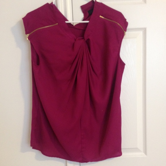 Worthington sleeveless sheer blouse! 🌷