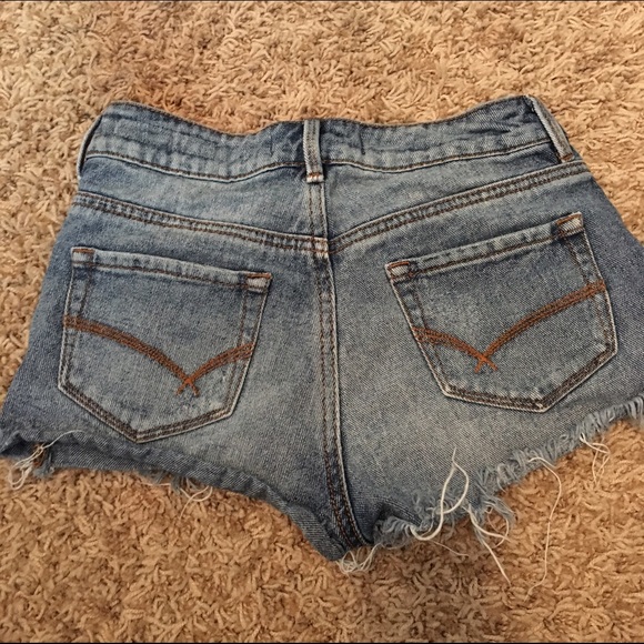 High Rise Pac Sun shorts - Picture 2 of 3