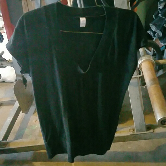 Black shirt with a gorgeous back!