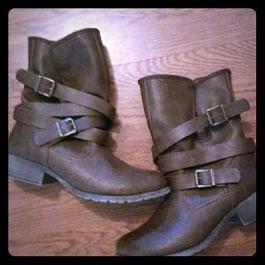 Brown faux sherpa lined fold over ankle boots