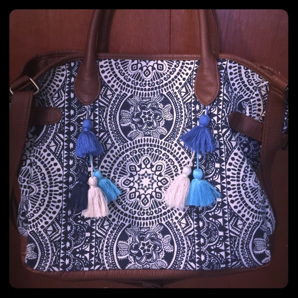 NWOT Tshirt and Jeans Paisley Tassel Tote