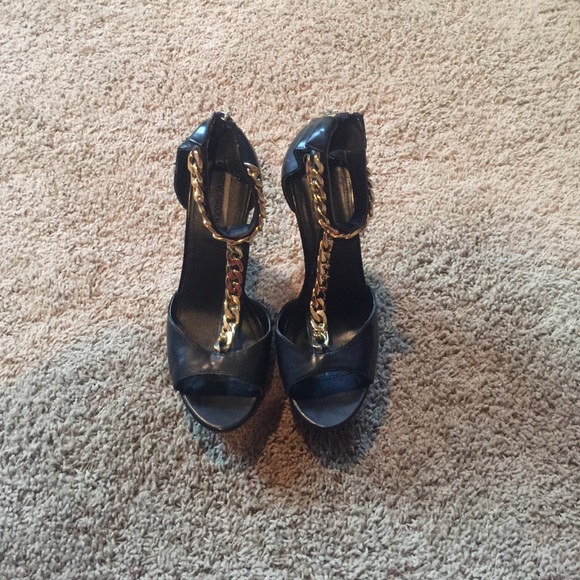 Sexy Steve Madden Gold Chain Wedges