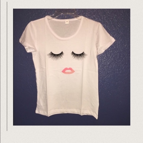 SEXY EYELASH AND LIPS FUN TEE!!💋💋 - Picture 4 of 4