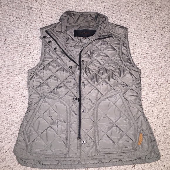 COACH lightweight quilted vest. Olive green size M