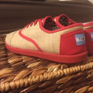 Red Hemp Toms