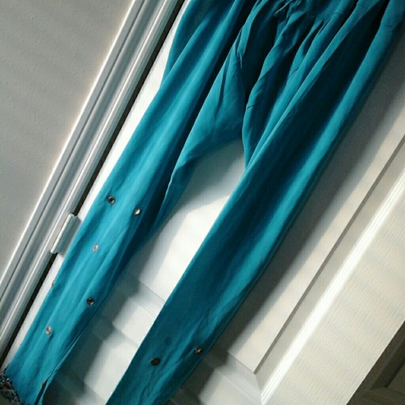 The world traveler in Happy harem pants! - Picture 3 of 4