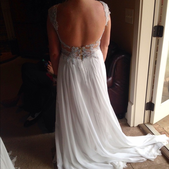 Mac Duggal prom dress - Picture 3 of 3