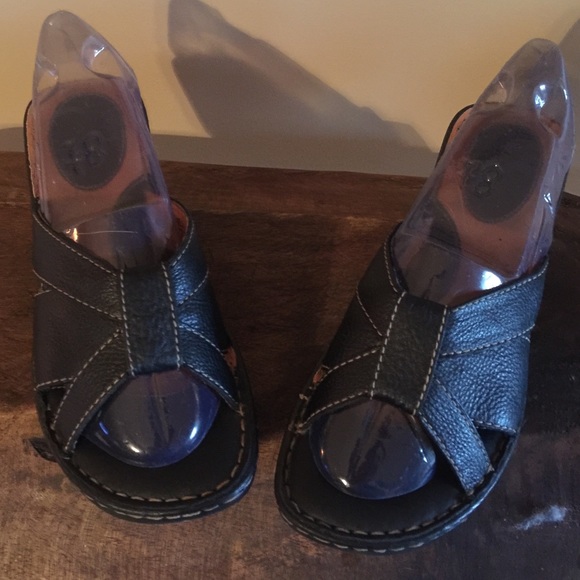🌺wedges by Born, size 9🌺