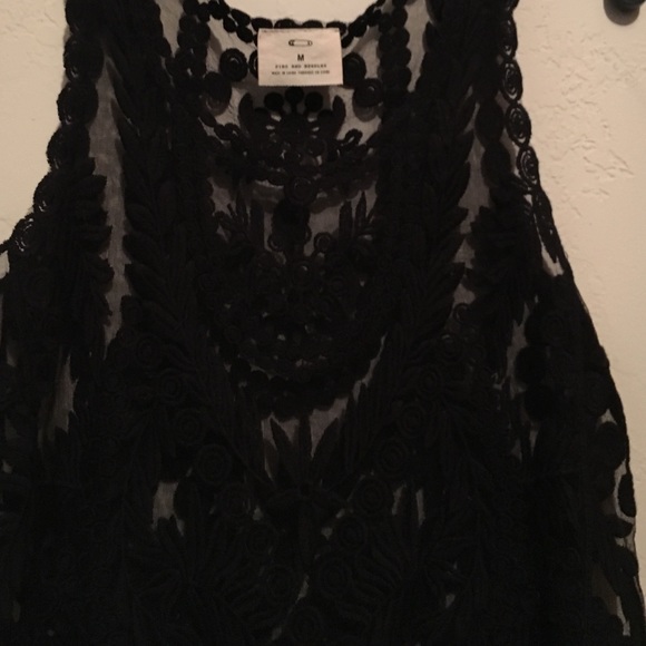 Black lace blouse. Urban outfitters. Medium - Picture 3 of 4