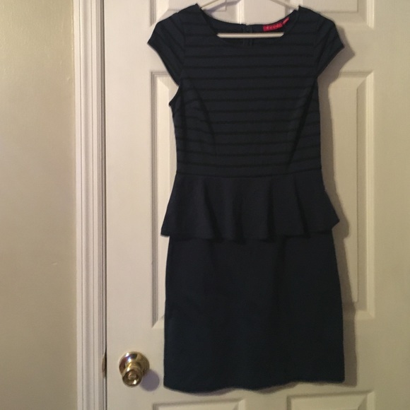 Classy Elle dress EUC size small