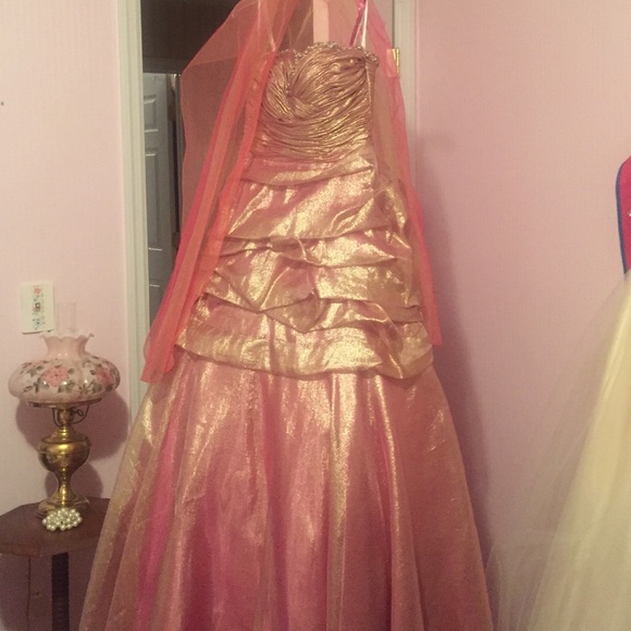Prom dress!! - Picture 2 of 2