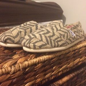 Tan Patterned TOMS