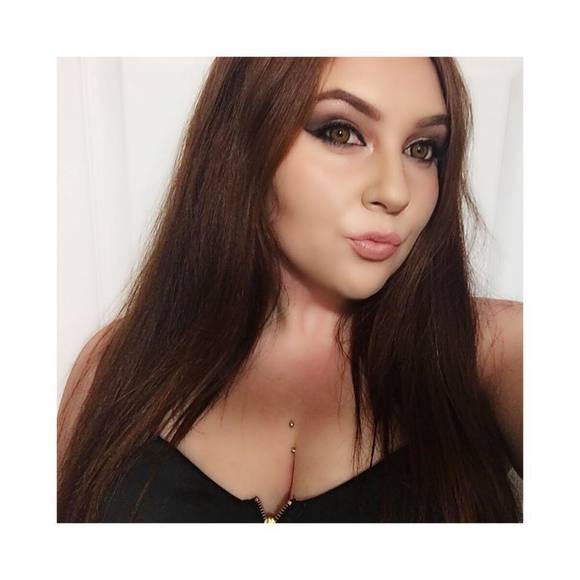 Meet your Posher, Elizabeth - Picture 1 of 1