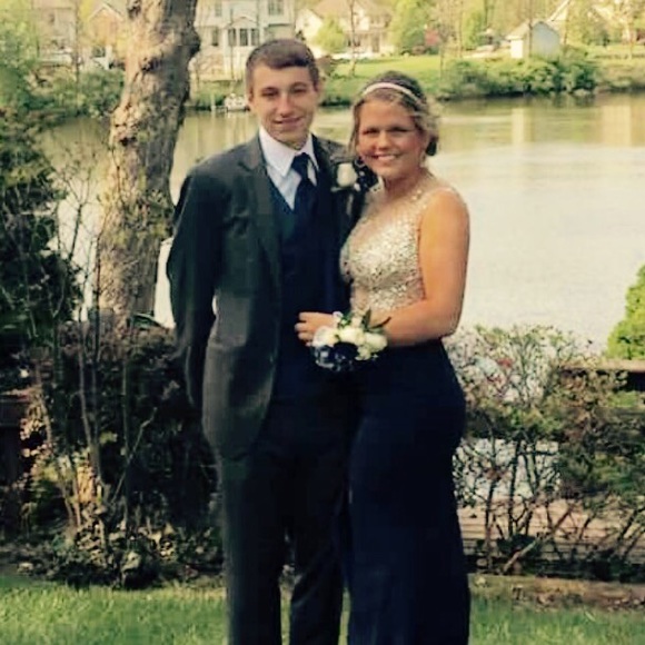 Prom dress - Picture 2 of 4