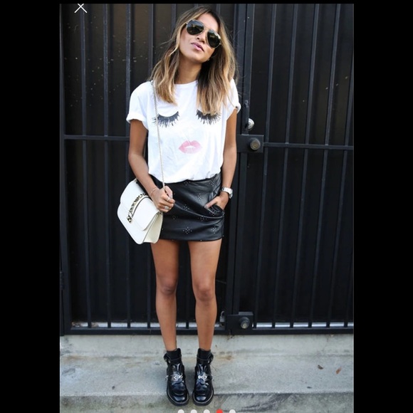 SEXY EYELASH AND LIPS FUN TEE!!! - Picture 2 of 4