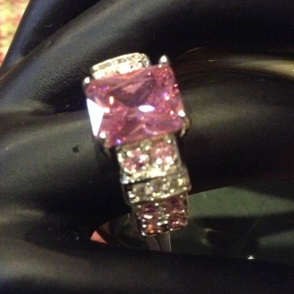 🙈CLOSE OUT 😱 - Picture 2 of 4