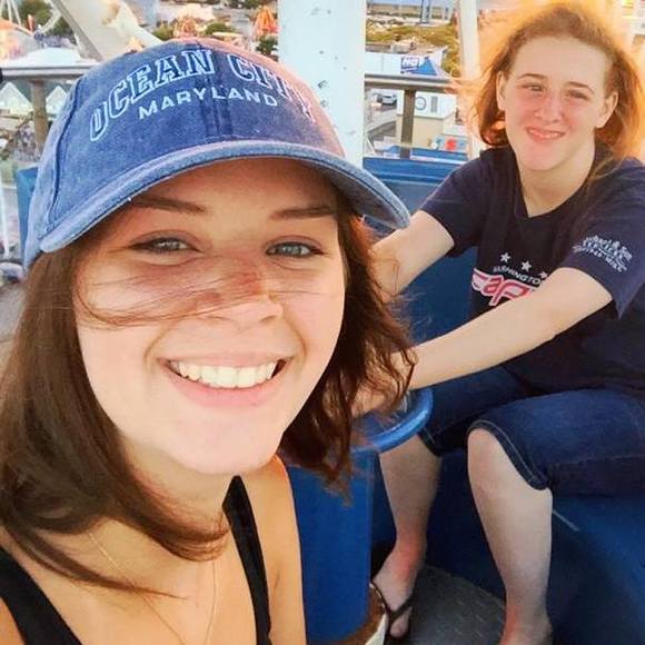 Meet your Posher, Isabelle