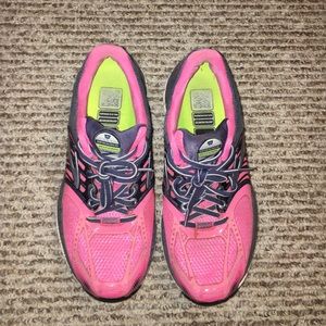 Brooks glycerin sneakers size 8! Barely worn