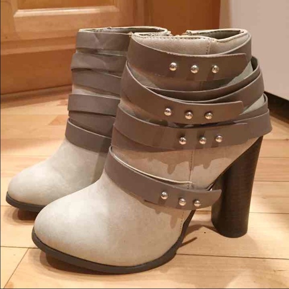 🎉HP🎉 NEW Booties - Picture 2 of 4