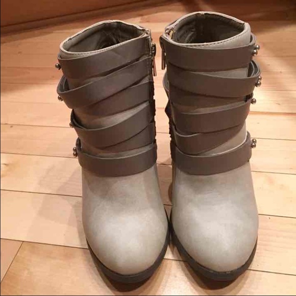 🎉HP🎉 NEW Booties - Picture 3 of 4