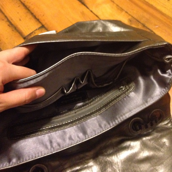Silver Vera Wang Purse - Picture 3 of 4