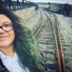 Meet your Posher, Kayla