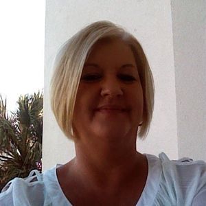 Meet your Posher, Dina