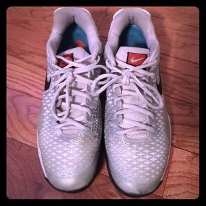 Nike Tennis Shoes