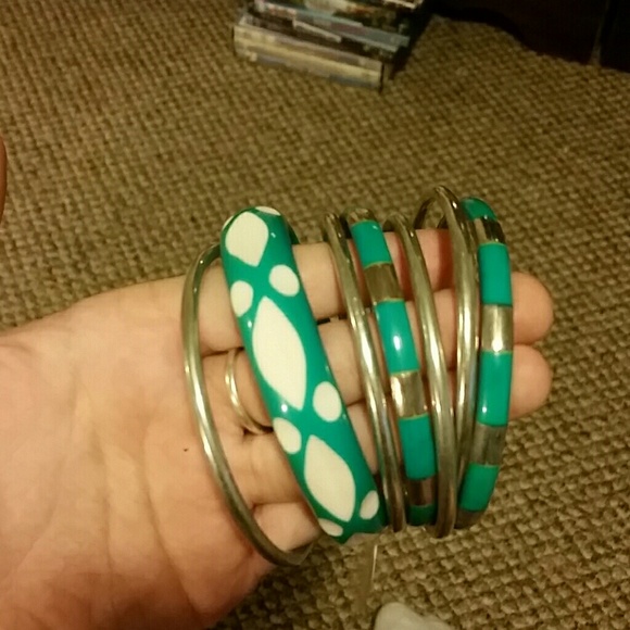Green and silver bracelets - Picture 2 of 2
